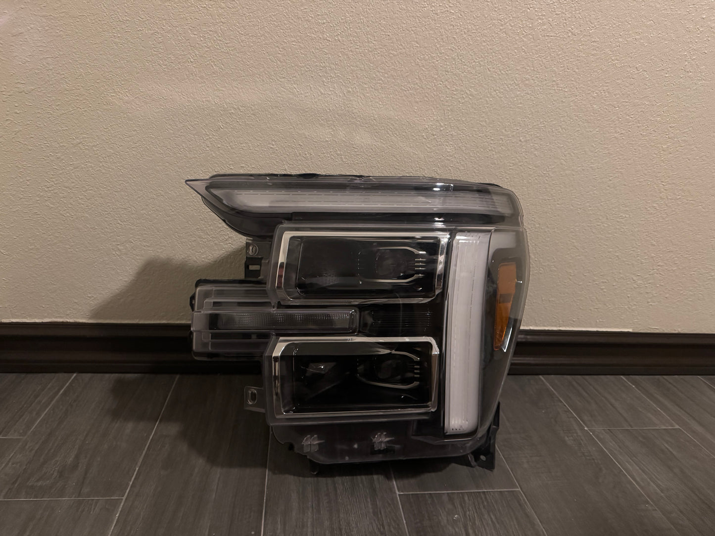 2024 ford f150 driver side headlight full led
